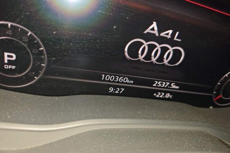 Used Audi A4L 2019 40 TFSI Fashion Version China V Odometer Close Up