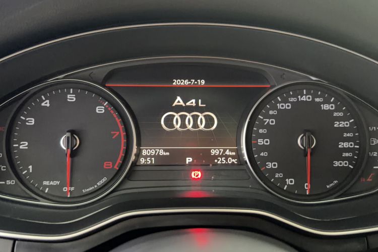Used Audi A4L 2019 40 TFSI Ambition China VI Odometer Close Up