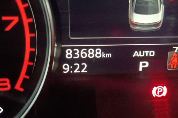 Used Audi A4L 2019 40 TFSI Ambition China VI Odometer Close Up