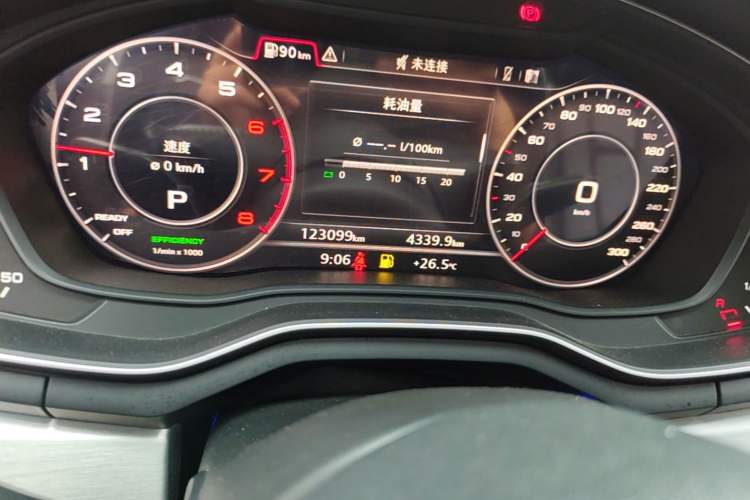 Used Audi A4L 2019 40 TFSI Fashion Edition China VI Emission Standard Odometer Close Up