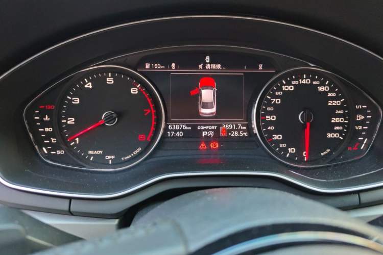 Used Audi A4L 2019 40 TFSI Ambition China VI Odometer Close Up