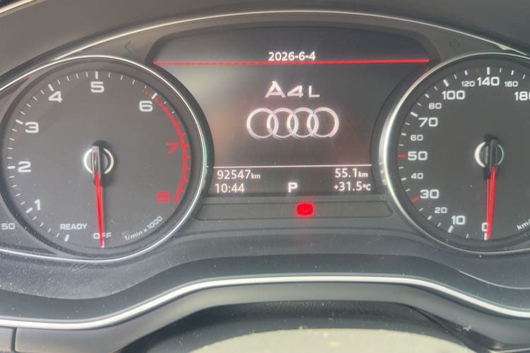 Used Audi A4L 2019 40 TFSI Ambition China VI Odometer Close Up