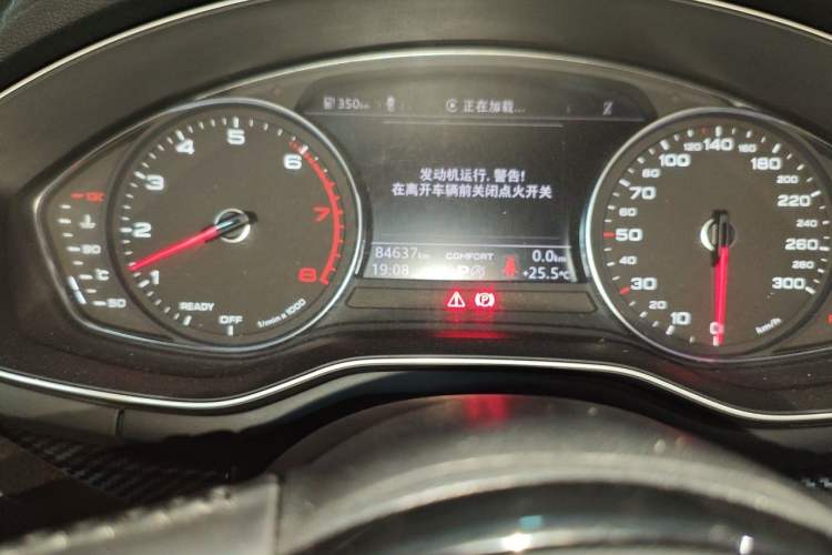 Used Audi A4L 2019 40 TFSI Ambition China VI Odometer Close Up