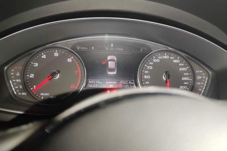 Used Audi A4L 2019 40 TFSI Ambition Version China V Odometer Close Up