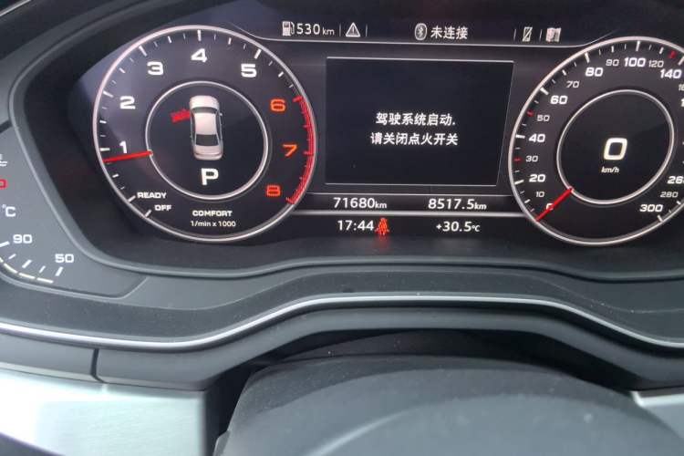 Used Audi A4L 2019 40 TFSI Fashion Version China V Odometer Close Up