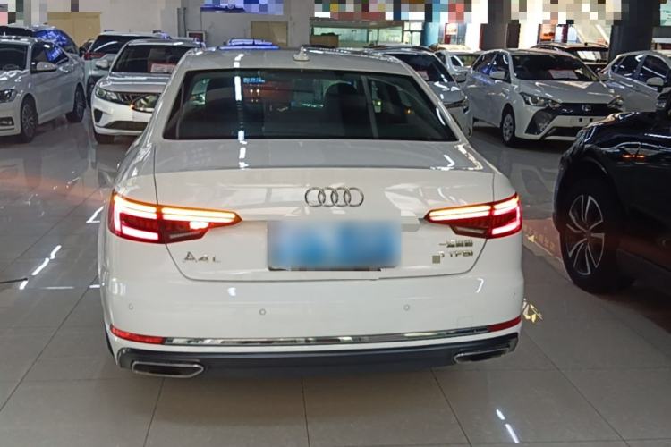 Used Audi A4L 2019 40 TFSI Ambition China VI Rear