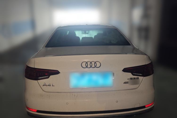 Used Audi A4L 2019 40 TFSI Fashion Edition China VI Emission Standard Rear