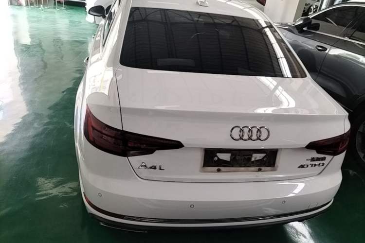 Used Audi A4L 2019 40 TFSI Ambition China VI Rear