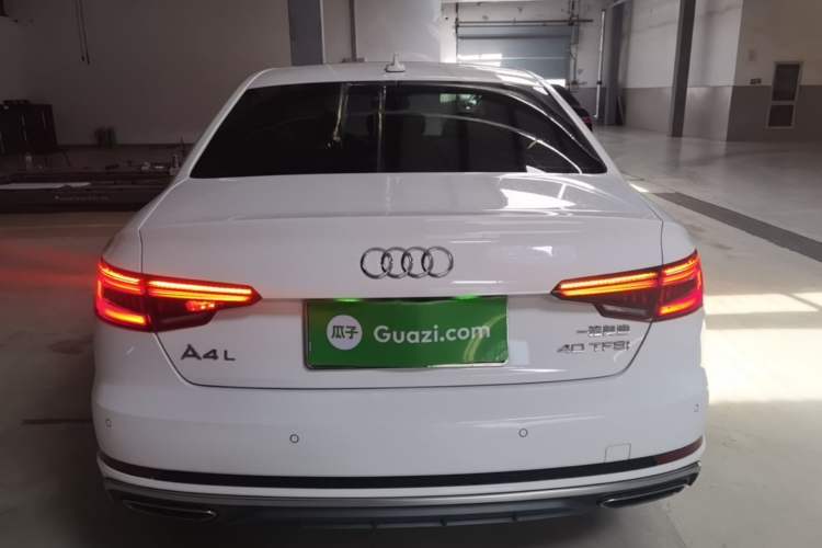 Used Audi A4L 2019 40 TFSI Fashion Edition China VI Emission Standard Rear
