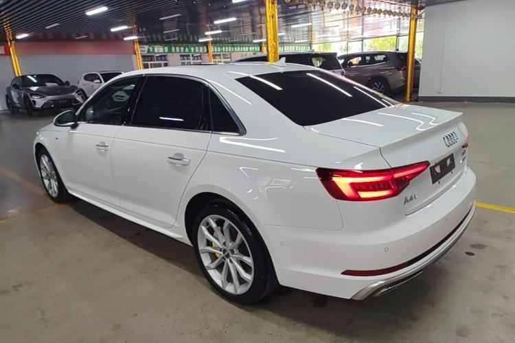 Used Audi A4L 2019 40 TFSI Fashion Edition China VI Emission Standard Rear Left 45 Deg