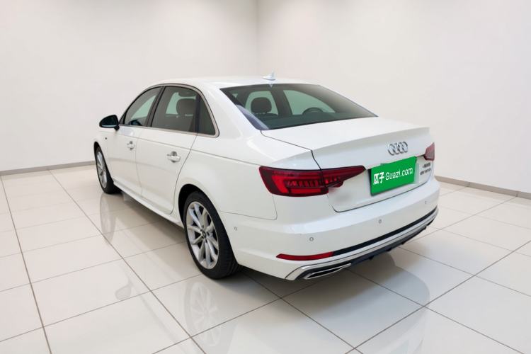 Used Audi A4L 2019 40 TFSI Fashion Edition China VI Emission Standard Rear Left 45 Deg