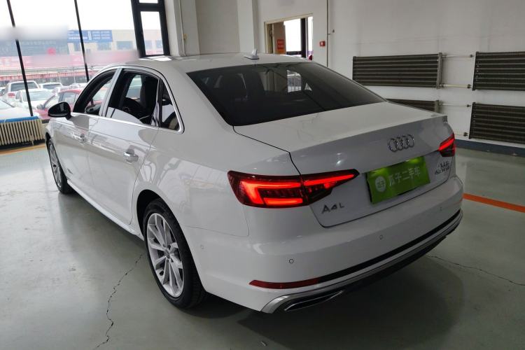 Used Audi A4L 2019 40 TFSI Fashion Edition China VI Emission Standard Rear Left 45 Deg