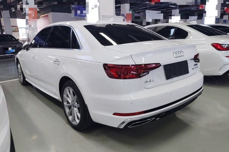 Used Audi A4L 2019 40 TFSI Fashion Edition China VI Emission Standard Rear Left 45 Deg