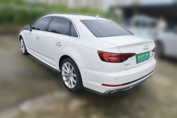 Used Audi A4L 2019 40 TFSI Fashion Edition China VI Emission Standard Rear Left 45 Deg