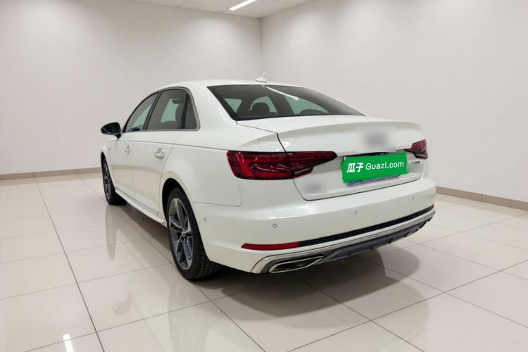 Used Audi A4L 2019 40 TFSI Fashion Edition China VI Emission Standard Rear Left 45 Deg