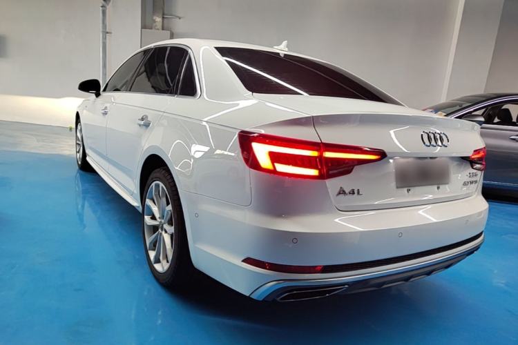Used Audi A4L 2019 40 TFSI Fashion Edition China VI Emission Standard Rear Left 45 Deg