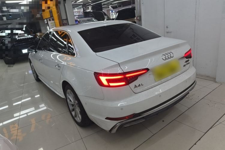 Used Audi A4L 2019 40 TFSI Fashion Edition China VI Emission Standard Rear Left 45 Deg