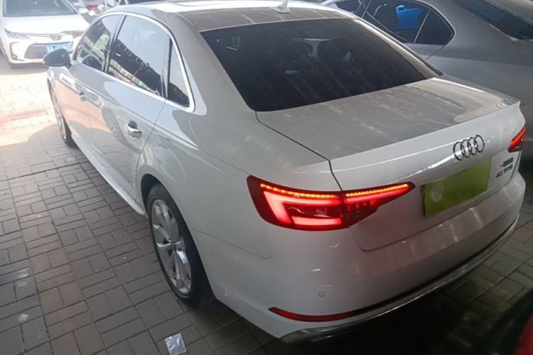 Used Audi A4L 2019 40 TFSI Fashion Edition China VI Emission Standard Rear Left 45 Deg