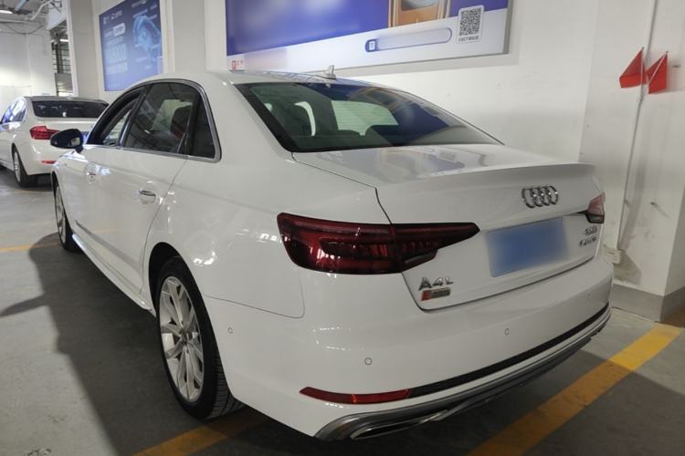 Used Audi A4L 2019 40 TFSI Fashion Edition China VI Emission Standard Rear Left 45 Deg