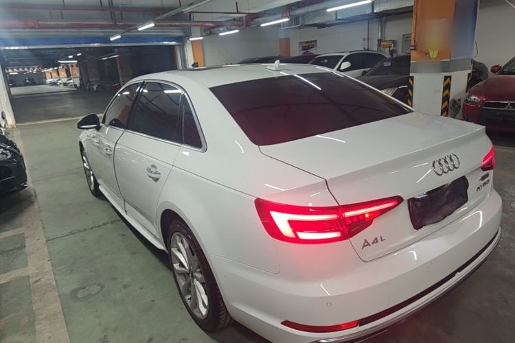 Used Audi A4L 2019 40 TFSI Fashion Edition China VI Emission Standard Rear Left 45 Deg