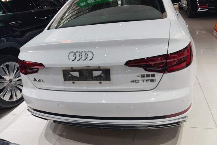 Used Audi A4L 2019 40 TFSI Fashion Edition China VI Emission Standard Rear
