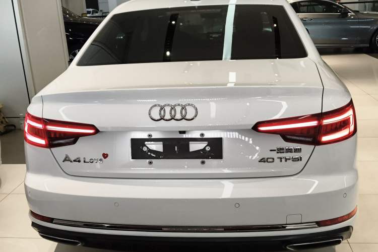 Used Audi A4L 2019 40 TFSI Ambition China VI Rear