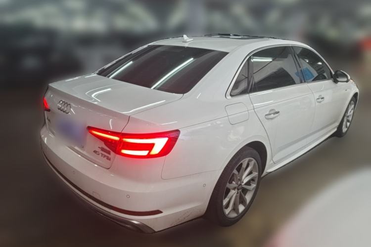 Used Audi A4L 2019 40 TFSI Fashion Edition China VI Emission Standard Rear Right 45 Deg