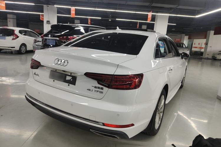 Used Audi A4L 2019 40 TFSI Ambition China VI Rear Right 45 Deg