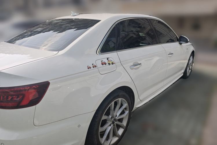 Used Audi A4L 2019 40 TFSI Fashion Edition China VI Emission Standard Rear Right 45 Deg