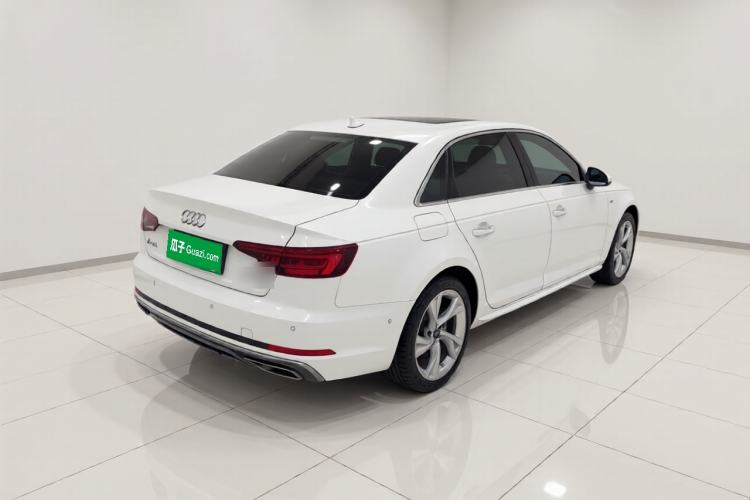 Used Audi A4L 2019 40 TFSI Fashion Edition China VI Emission Standard Rear Right 45 Deg