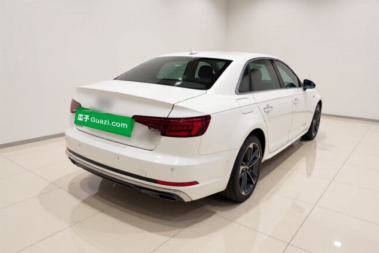 Used Audi A4L 2019 40 TFSI Fashion Edition China VI Emission Standard Rear Right 45 Deg