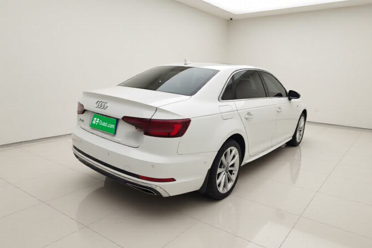 Used Audi A4L 2019 40 TFSI Fashion Edition China VI Emission Standard Rear Right 45 Deg