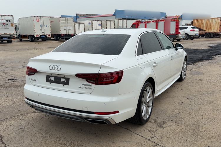 Used Audi A4L 2019 40 TFSI Fashion Edition China VI Emission Standard Rear Right 45 Deg