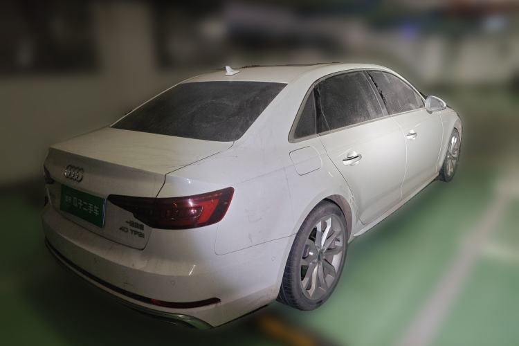Used Audi A4L 2019 40 TFSI Fashion Edition China VI Emission Standard Rear Right 45 Deg