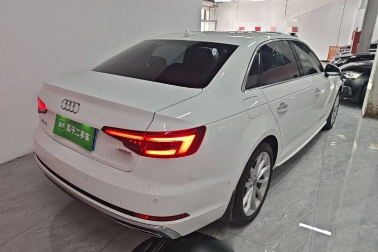 Used Audi A4L 2019 40 TFSI Fashion Edition China VI Emission Standard Rear Right 45 Deg
