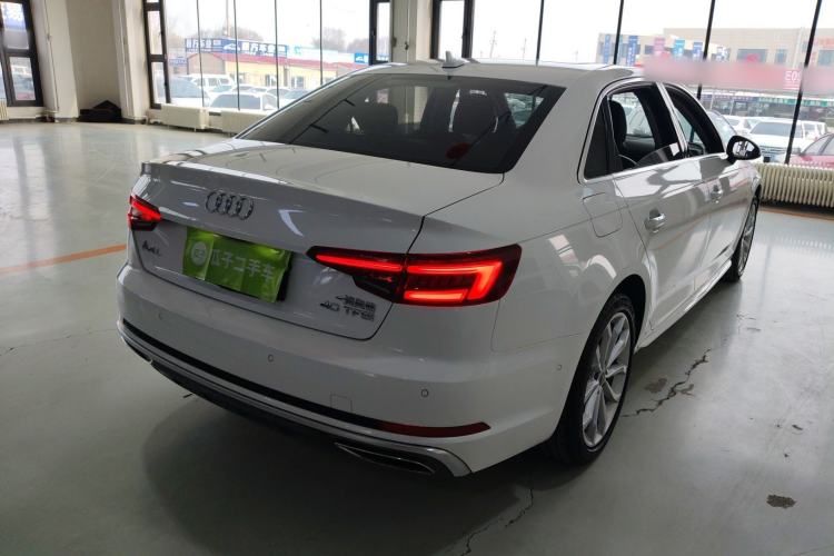 Used Audi A4L 2019 40 TFSI Fashion Edition China VI Emission Standard Rear Right 45 Deg