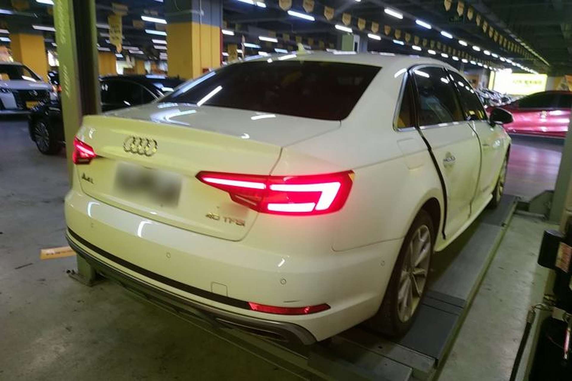 Used Audi A4L 2019 40 TFSI Fashion Edition China VI Emission Standard Rear Right 45 Deg