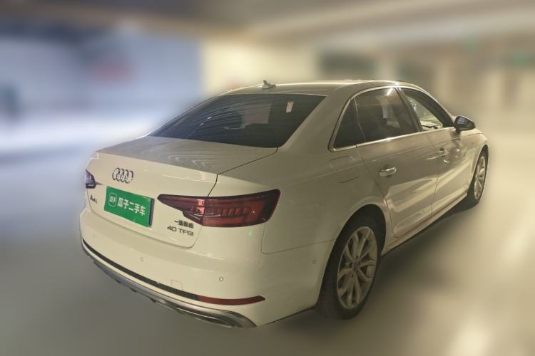 Used Audi A4L 2019 40 TFSI Fashion Edition China VI Emission Standard Rear Right 45 Deg