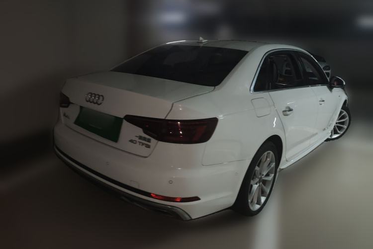 Used Audi A4L 2019 40 TFSI Fashion Edition China VI Emission Standard Rear Right 45 Deg