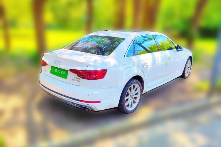 Used Audi A4L 2019 40 TFSI Fashion Edition China VI Emission Standard Rear Right 45 Deg