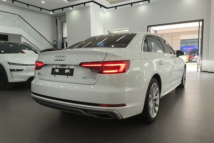 Used Audi A4L 2019 40 TFSI Fashion Edition China VI Emission Standard Rear Right 45 Deg