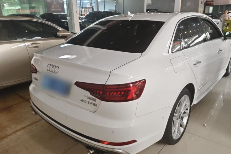 Used Audi A4L 2019 40 TFSI Fashion Edition China VI Emission Standard Rear Right 45 Deg