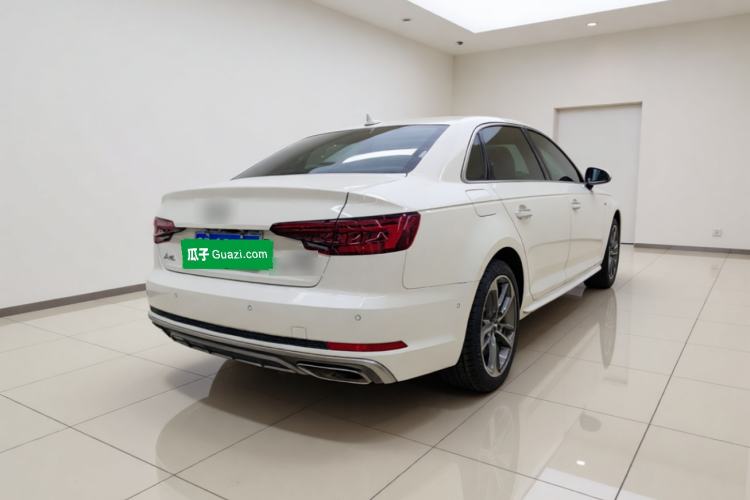 Used Audi A4L 2019 40 TFSI Fashion Edition China VI Emission Standard Rear Right 45 Deg