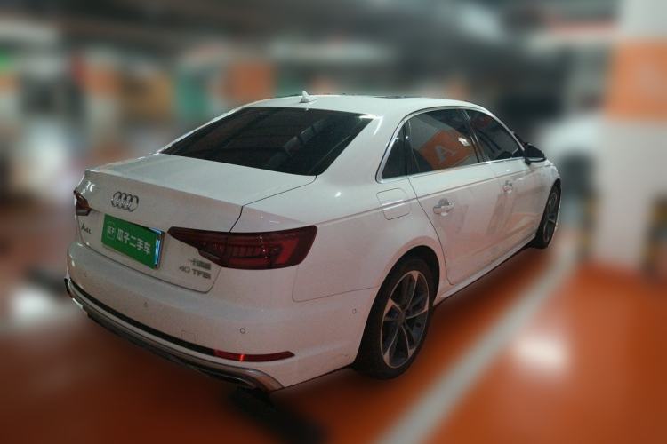 Used Audi A4L 2019 40 TFSI Fashion Edition China VI Emission Standard Rear Right 45 Deg
