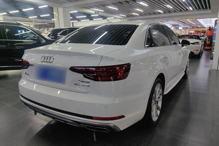 Used Audi A4L 2019 40 TFSI Fashion Edition China VI Emission Standard Rear Right 45 Deg