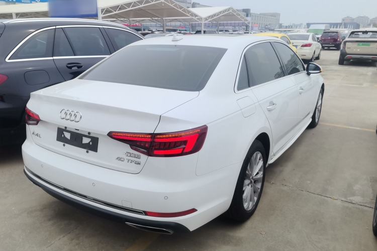 Used Audi A4L 2019 40 TFSI Ambition China VI Rear Right 45 Deg