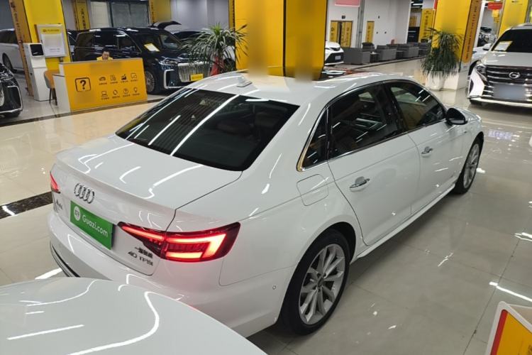 Used Audi A4L 2019 40 TFSI Fashion Edition China VI Emission Standard Rear Right 45 Deg