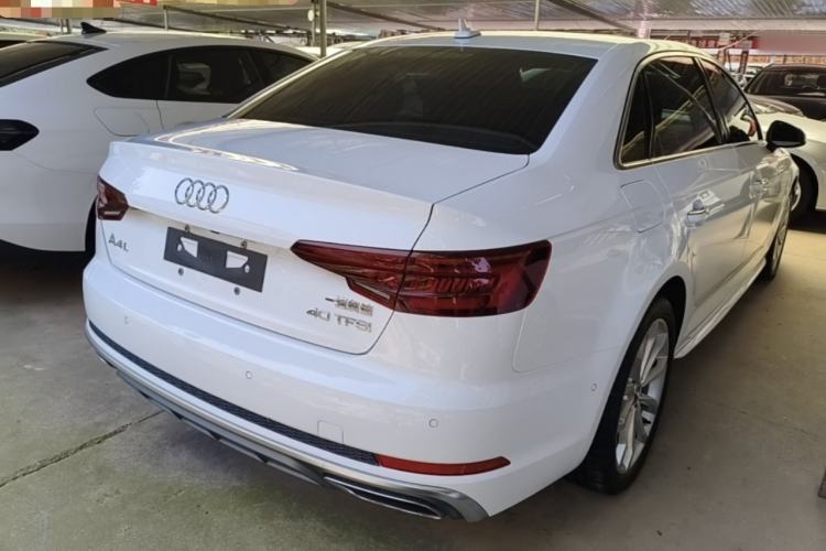 Used Audi A4L 2019 40 TFSI Fashion Edition China VI Emission Standard Rear Right 45 Deg