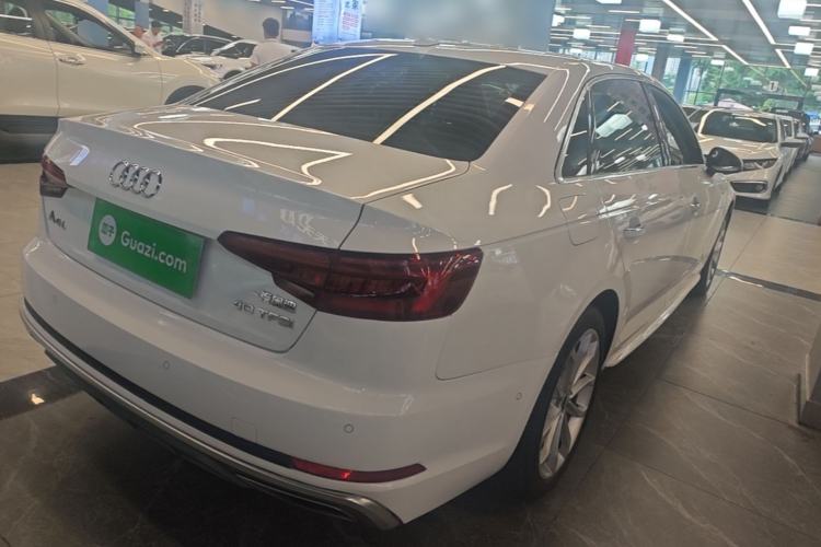 Used Audi A4L 2019 40 TFSI Fashion Edition China VI Emission Standard Rear Right 45 Deg
