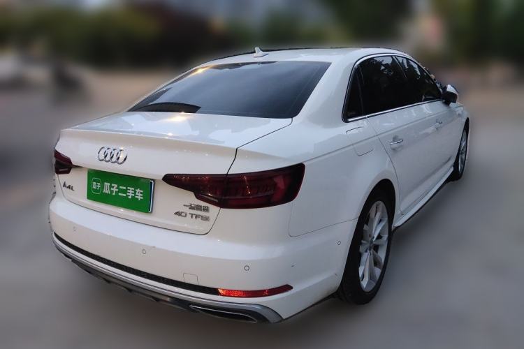 Used Audi A4L 2019 40 TFSI Fashion Edition China VI Emission Standard Rear Right 45 Deg